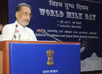 The Union Minister for Agriculture and Farmers Welfare, Shri Radha Mohan Singh addressing at the “World Milk Day” celebration, organised by the Department of Animal Husbandry & Fisheries, in New Delhi on June 01, 2017.jpg