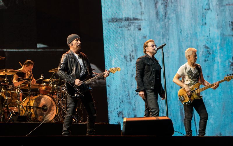 ملف:U2 on Joshua Tree Tour 2017 Brussels 8-1-17.jpg