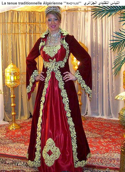 ملف:La tenue traditionnelle Algérienne-Rhd-Njm.jpg