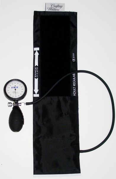 ملف:Sphygmomanometer&Cuff.JPG