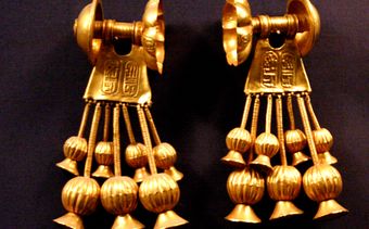 KV56 Seti II gold earrings.jpg