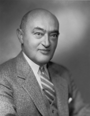 Joseph Schumpeter 1945 Bachrach portrait.png