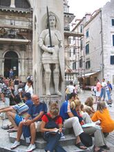 تمثال رولاند، رمز المدينة الحرة.