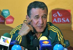 Carlos Alberto Parreira at University of the Witwatersrand 2010-06-04 4.jpg