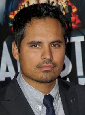 Michael Peña 2013.jpg