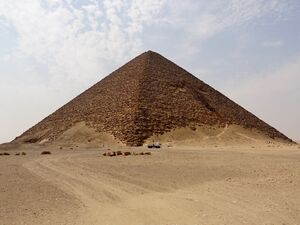 Rote Pyramide (Dahschur) 04.jpg