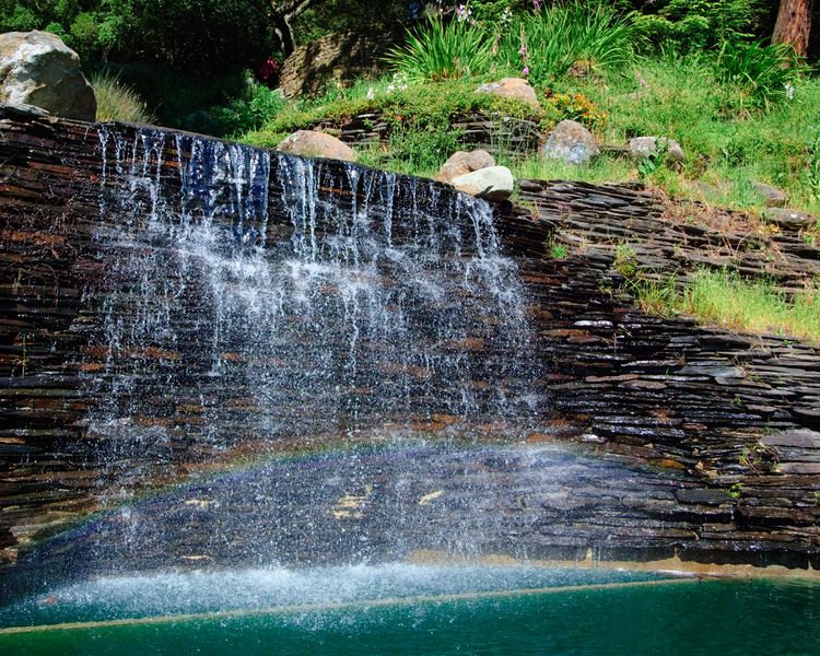 ملف:The Cascade Waterfall.jpg