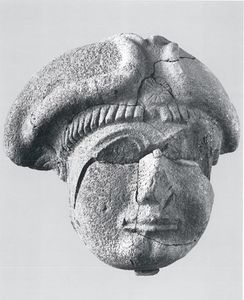 رأس تمثال من معبد عين دارا.