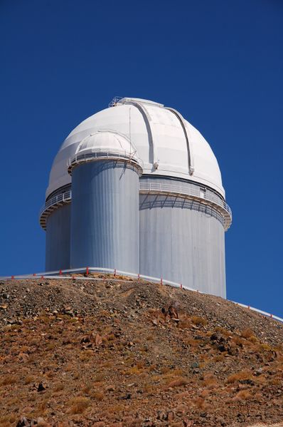 ملف:3.6-m Telescope at La Silla.jpg