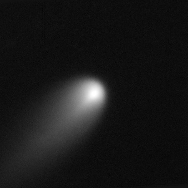 ملف:ISON Comet captured by HST, April 10-11, 2013.jpg