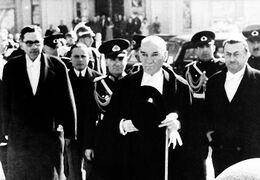 President Atatürk entering the TBMM.
