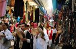 فرق موسيقية تجوب الأسواق الشعبية التونسية في شهر رمضان.