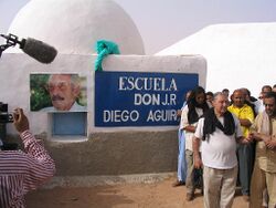 افتتاح مدرسة "José Ramón Diego Aguirre" في بير لحلو، 20 مايو 2005