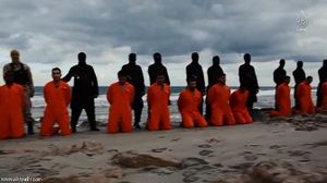 تسجيل يظهر إعدام داعش 21 مصري في ليبيا، 15 فبراير 2015.jpg