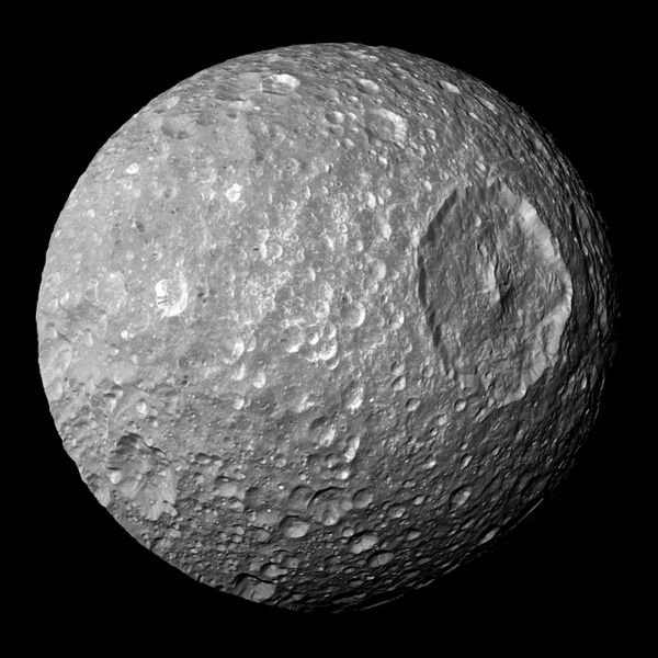 ملف:Mimas Cassini.jpg