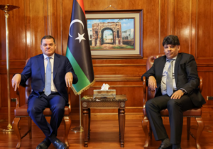 الصديق الصور (يمين) وعبد الحميد الدبيبة (يسار)