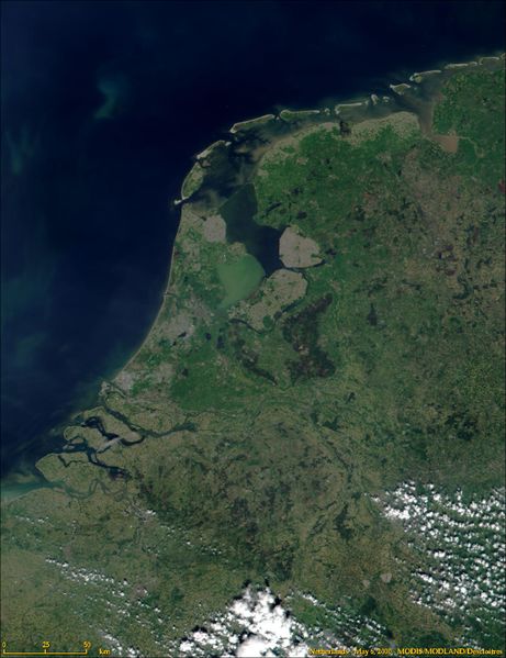 ملف:Satellite image of the Netherlands in May 2000.jpg