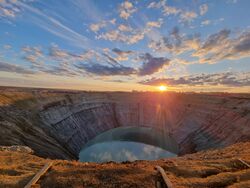 Рудник "Мир" спустя 5 лет после затопления, г. Мирный, Республика Саха (Якутия).jpg