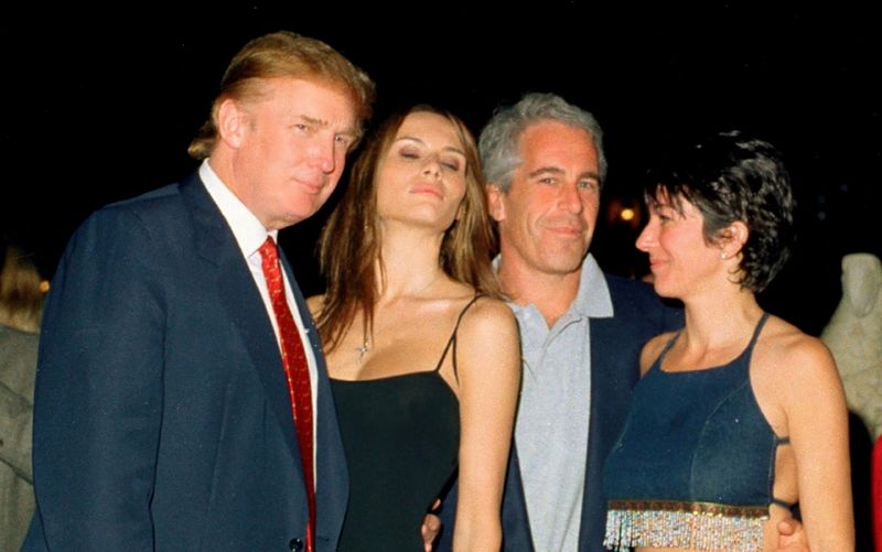 ملف:Ghislaine Maxwell, right, and Jeffrey Epstein, with Donald and Melania Trump at the Mar-a-Lago club in 2000.jpg