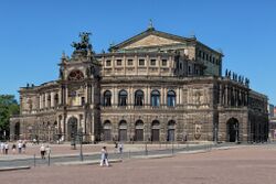 Dresden - Semperoper - 2013.jpg