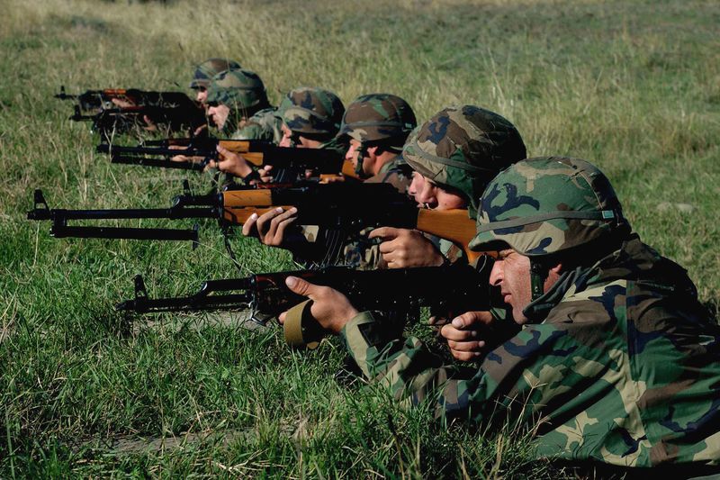 ملف:Georgian Army soldiers on firing range DF-SD-04-11509.JPG