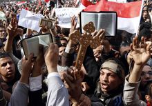 الأقباط والمسلمون في ميدان التحرير 5 فبراير 2011.
