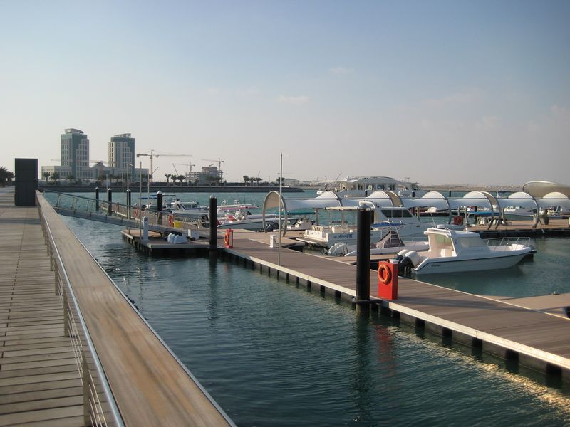 ملف:Boats in Lusail Marina.jpg