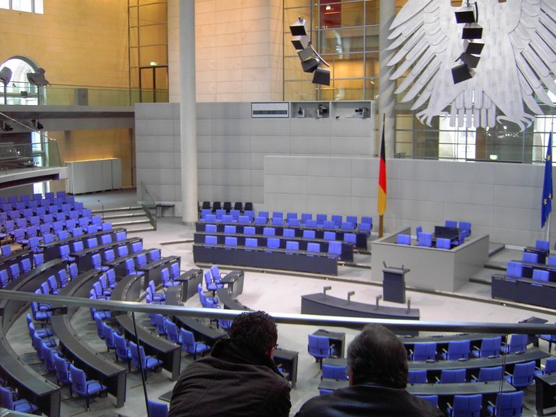 ملف:Dt Bundestag Plenarsaal 2006.jpg