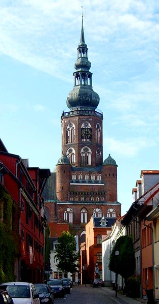 ملف:Greifswald Turm-des-Doms-St.-Nikolai August-2009 SL273336.JPG