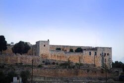 قلعة إيعال