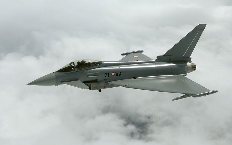 ملف:Eurofighter Typhoon AUT.jpg