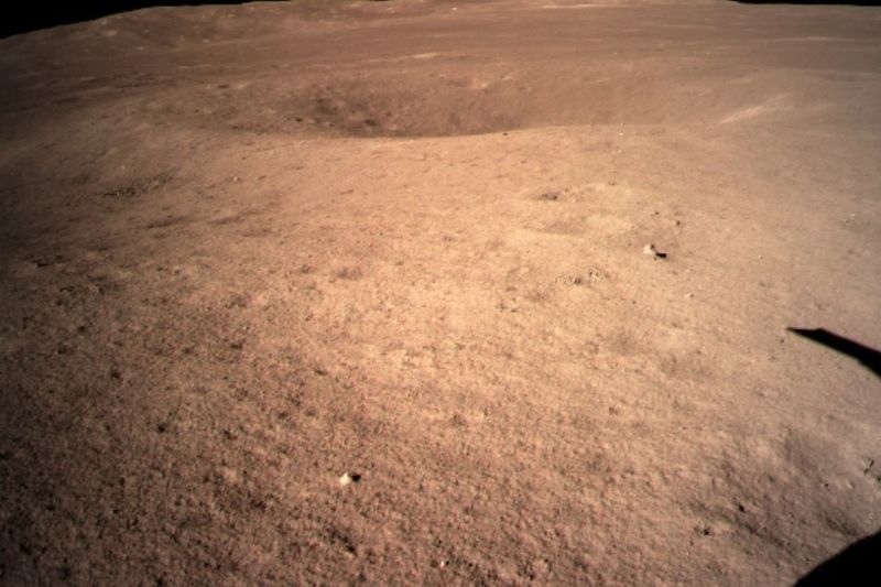 ملف:أول صور للجانب المعتم من القمر من المركبة تشانج-إ4، 3 يناير 2019.jpg