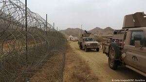 قوات حوثية على الحدود اليمنية السعودية.jpg