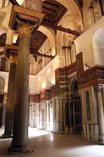 ملف:Cairo, madrasa del sultano qalaun, mausoleo, interno 01.JPG