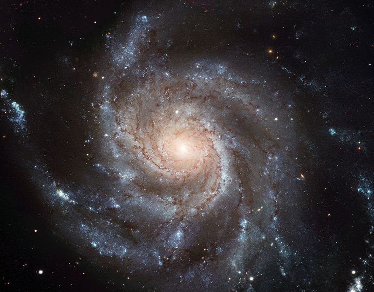 ملف:M101 hires STScI-PRC2006-10a.jpg