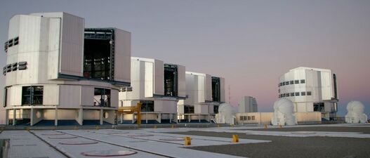 Paranal platform with the VLTs, the ATs and VST