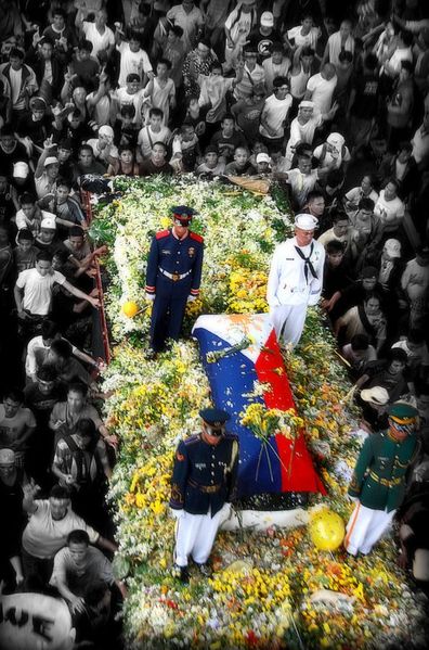 ملف:Cory Aquino funeral.jpg