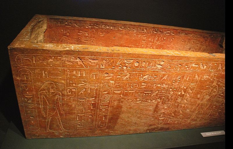 ملف:Hatshepsut's sarcophagus for Thutmose I.jpg