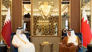 لقاء بين رئيس وزراء البحرين سلمان بن حمد آل خليفة، مع رئيس وزراء قطر ووزير خارجيتها، الشيخ محمد بن عبد الرحمن آل ثاني (المنامة 17 نوفمبر 2023