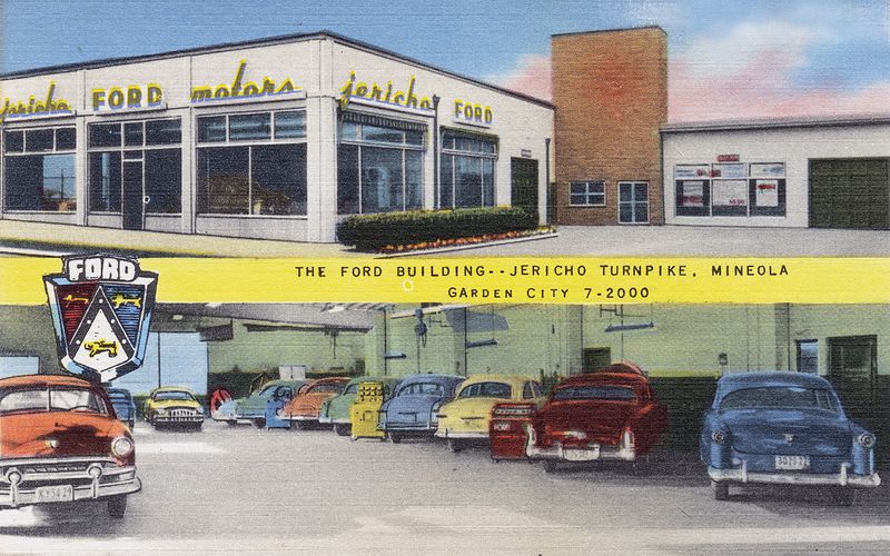 ملف:The Ford building -- Jericho Turnpike, Mineola, Garden City.jpg