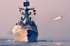 سفينة حربية أثناء تدريب مشترك للبحرية الصينية والروسية.JPG