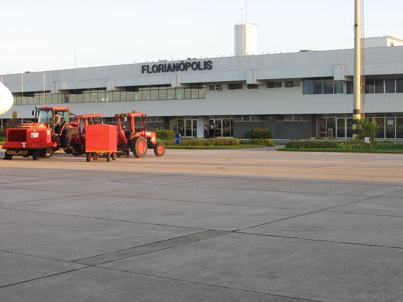 ملف:HercilioLuz Airport Florianopolis.jpg