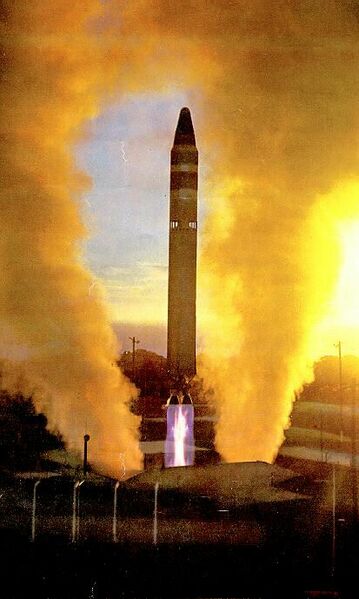 ملف:LGM-25C Titan II Test Launch.jpg