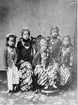 Princes and princess wearing batik of Kraton Ngayogyakarta Hadiningrat, 1870ح. 1870