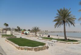 كورنيش الخور المطل على الخليج العربي.