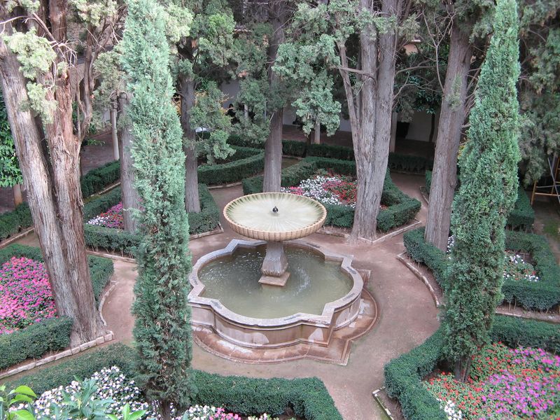 ملف:Alhambra Garden.JPG