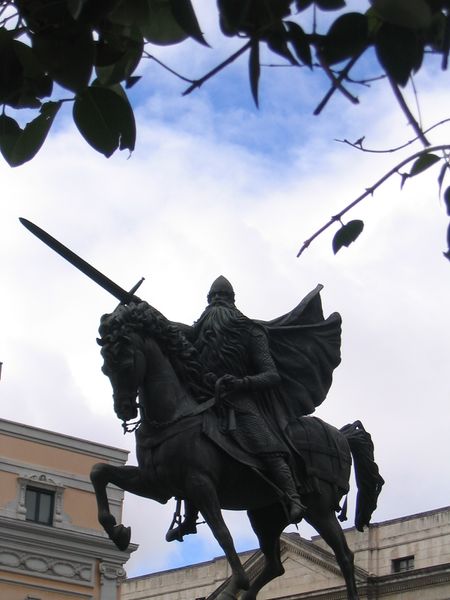 ملف:Burgos-Estatua del Cid.jpg