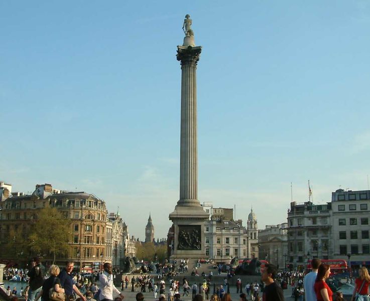 ملف:Nelson's Column Looking Towards Westminster - Trafalgar Square - London - 240404.jpg