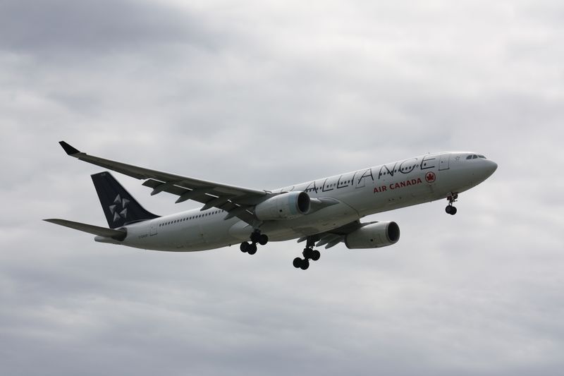 ملف:Air-Canada-Star-Alliance-A330-343X-YVR.jpg
