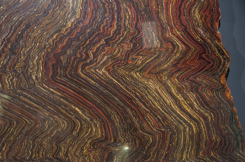 ملف:Jasperlite (iron formation) Melbourne Museum.jpg